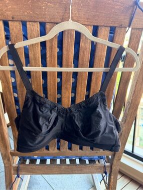 Wacoal Black Wireless Comfort Bra with Adjustable Straps